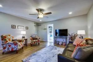 Fulton Vacation Rental 13 Mi to Mizzou! - Apache Flats