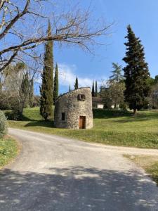 Maisons de vacances CONFORTABLE MAISON DANS VILLAGE VACANCES AVEC PISCINE A CAJARC : photos des chambres