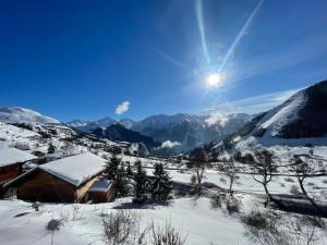 Appartements Charmant Studio 4P Alpe d'huez : Studio - Vue sur Montagne