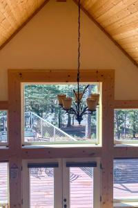Rustic Retreat w Deck: Steps From Lake Almanor!