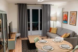 T2 de standing climatisé avec parking privé, Tram T2 T5, Hôpitaux est