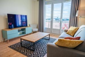 T2 de standing climatisé avec parking privé, Tram T2 T5, Hôpitaux est