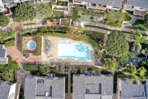 Oceanfront Fully Remodeled 2BR 2BA, Pool, Hot Tub, Gated Parking