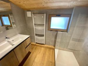 Appartement Rénové 8 Pers Centre Village La Clusaz, Balcon Sud, Proche Commerces et Pistes - FR-1-459-15