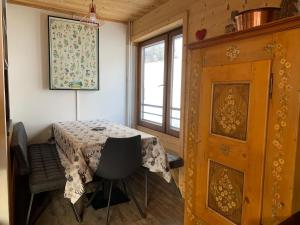 Appartement Rénové 3 Pièces au Centre de La Clusaz avec Balcon et Garage - FR-1-459-40