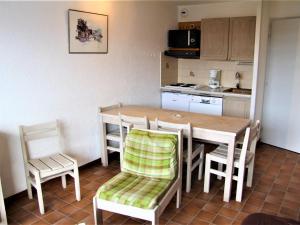 Charmant appartement 2 pièces + 2 coins nuit avec balcon au centre de La Clusaz, pour 4-6 personnes - FR-1-459-175