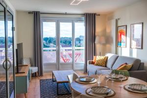 T2 de standing climatisé avec parking privé, Tram T2 T5, Hôpitaux est