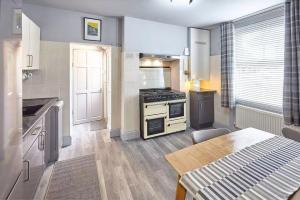 May House 3 Bedroomed House Whitby