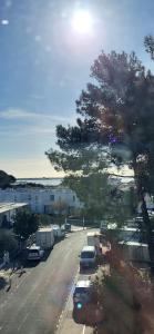 La Voile Bleue où il fait bon être plage et commerces à pied