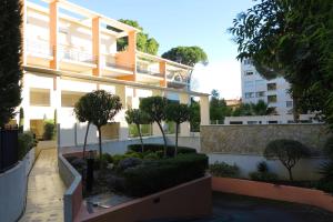 Apartment with Pool View  room in Viva Riviera -14 Avenue Isola Bella