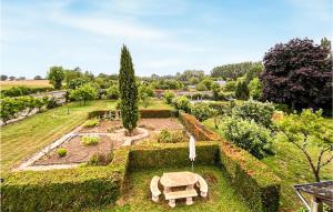 Maisons de vacances Beautiful Home In Bouere : photos des chambres