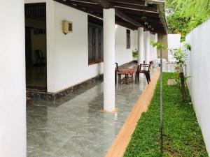 Saki Villa, boat tours & sea food with rotti