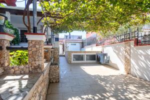 Holiday House IVA