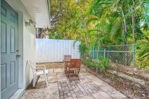 Tropical Retreat ** 2 BR ** Singer Island