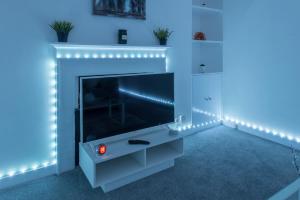 Luxe Maisonette- Parking, 4K TVs