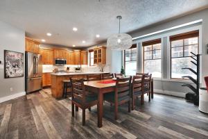 TOWN POINTE B101 condo