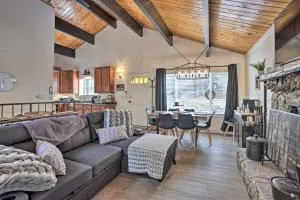 Modern Cabin with Game Room and Deck, Near Skiing - Yucaipa