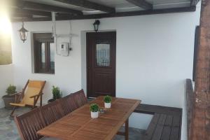 Malakion Rustic Studio seaside view