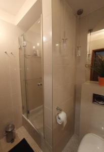 Niewielki pokój jedno lub dwuosobowy w dużym mieszkaniu w Gdańsk Wrzeszcz ul Smoluchowskiego koło Akademii Medycznej - cooliving