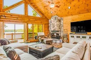 Bear Pause Retreat & The Stone House - Boulder Junction