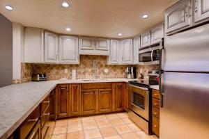 PARK STATION 140 condo