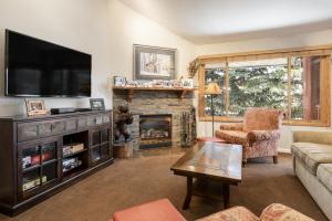 SNOW FLOWER 032 condo