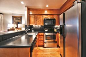 SNOW FLOWER 003 condo