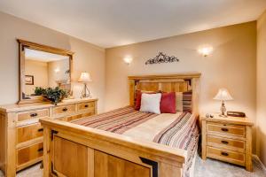 POWDER POINTE 201A condo