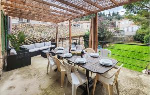 Maisons de vacances Amazing home in Gabian with 4 Bedrooms and WiFi : photos des chambres