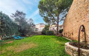 Maisons de vacances Amazing home in Gabian with 4 Bedrooms and WiFi : photos des chambres