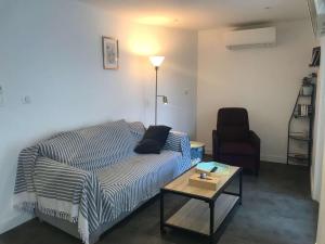 Bel Appartement Cœur de Ville, 6 Pers, Terrasse, Clim, Parking, à 400m de la Plage - FR-1-701-7