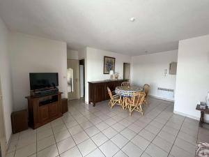 Appartements T3 Centre-ville avec Piscine, Parking Securise, Proche Plage, 6 Pers - Valras-Plage - FR-1-701-12 : photos des chambres