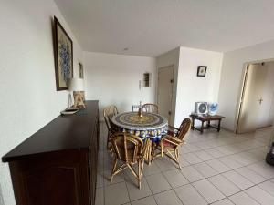 Appartements T3 Centre-ville avec Piscine, Parking Securise, Proche Plage, 6 Pers - Valras-Plage - FR-1-701-12 : photos des chambres