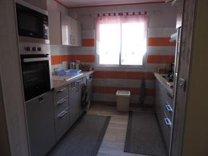 Maison 7 Pers. à Valras-Plage avec BBQ, Terrasse et Proche Port - FR-1-701-1