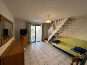 Pavillon à Valras-Plage avec Piscine, Jardinet, Proche Plage et Commerces, Capacité 6 Personnes - FR-1-701-23