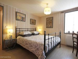 Maisons de vacances Gite Athis-Val de Rouvre, 4 pieces, 6 personnes - FR-1-497-172 : photos des chambres