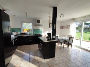 Maison à 210m de la plage avec jardin clos, terrasse et parking privé sur lÎle Grande - FR-1-368-214