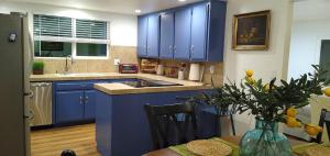 House, close to Downtown, St Helena, Kenwood