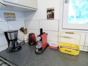 Maisons de vacances *Villa Ivoire* Grand jardin-calme-terrain petanque : photos des chambres