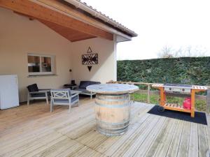 Maisons de vacances *Villa Ivoire* Grand jardin-calme-terrain petanque : photos des chambres