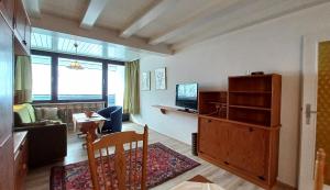 ILSE Seeblick Appartement Haus Hänsel u Gretel am Ossiacher See, Hallenbad, Skiarena Gerlitzen