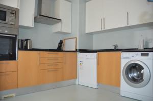 Algarve T2 apartment with pool and balcony in Olhão