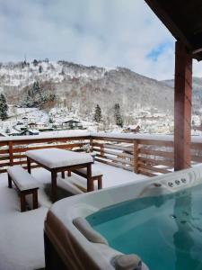 Chalets Chalet Casa de Monzel with 6-Person Jacuzzi & Panoramic View : photos des chambres