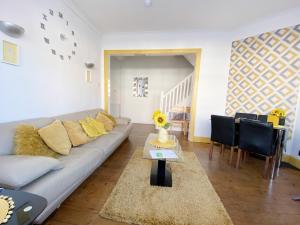 Cosy Old House Free Parking Close To Town & Beach