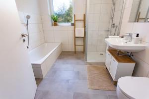 Große COZY 4-Zi-Whg mit Balkon Nähe Europa Park und Rulantica