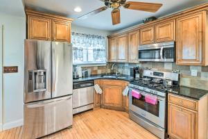 Charming Elmsford Home about 23 Mi to Manhattan!