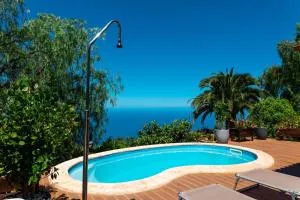 Sea view villa in Tijarafe, private pool. - Los Riveroles