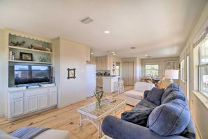 Gulf Shores Rental with Large Porch - Walk to Beach