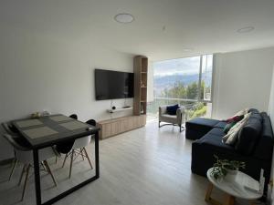 Dpo 2 dorm(parqueadero wifi Netflix)vista pan. UIO