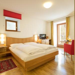 Double Room with Side Lake View room in Ferienhof Neusacher Moser